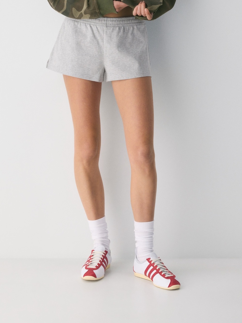 Aritzia TNA Cozy Fleece Shorts